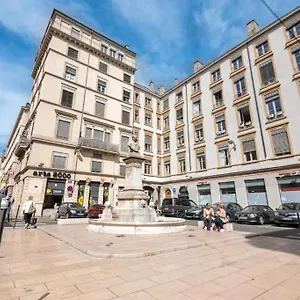 charmant-studio-hyper-centre.hotels-rhonealpes.com/